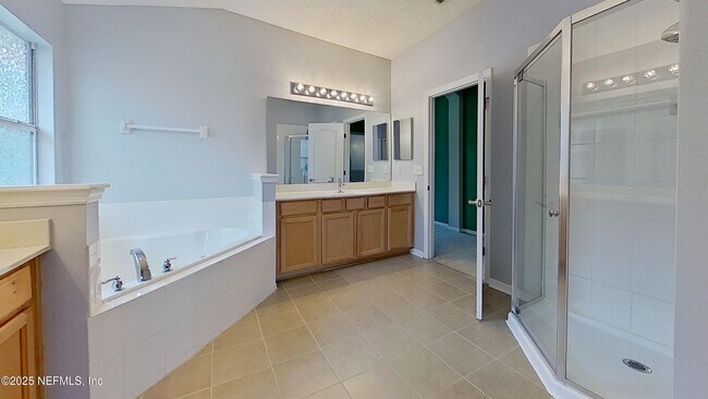 Building Photo - 14482 Falling Waters Dr