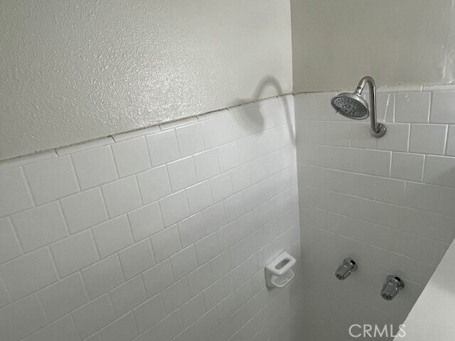 Building Photo - 686 E Cottonwood Rd