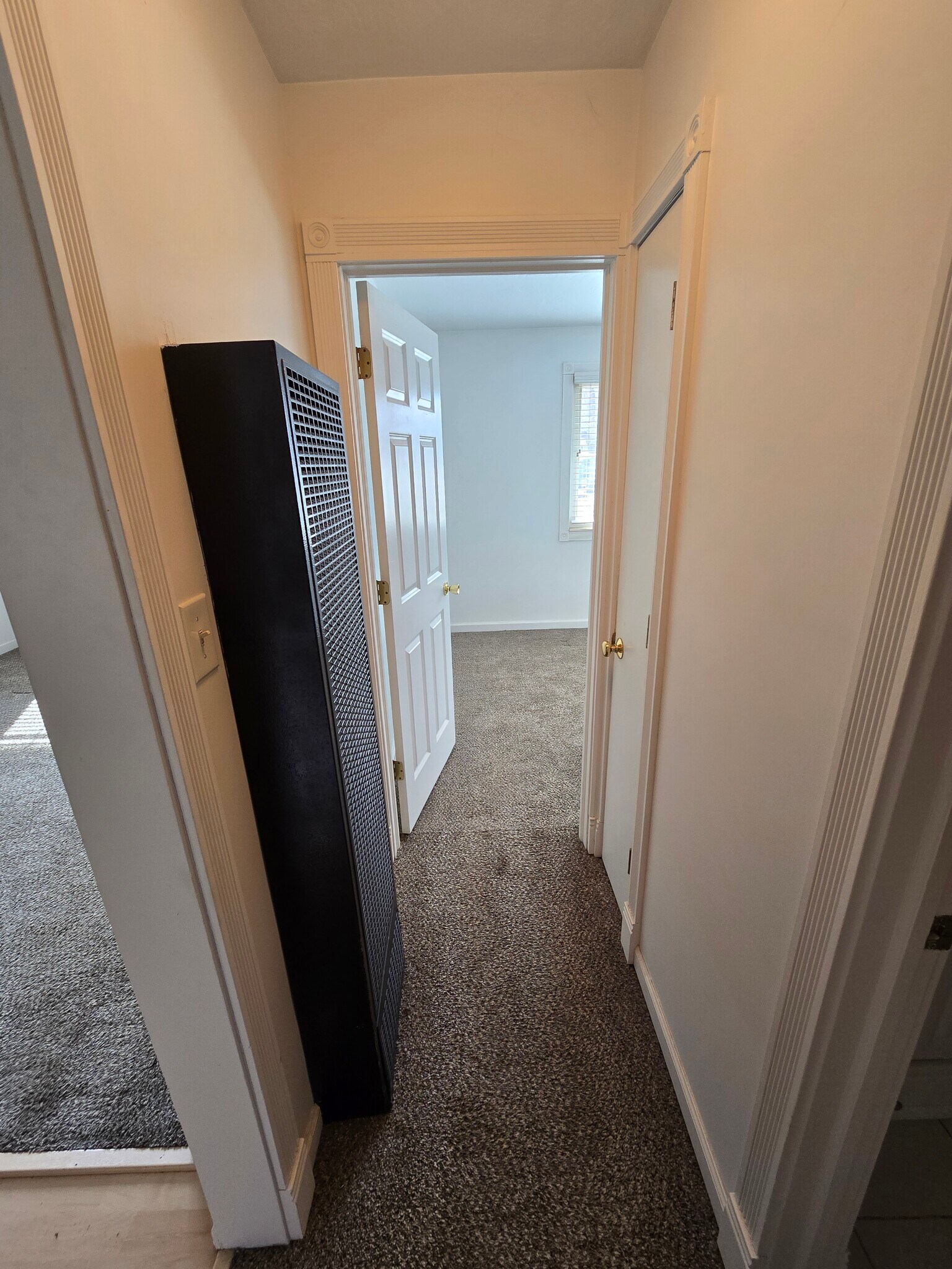 Building Photo - 935 E Huron River Dr