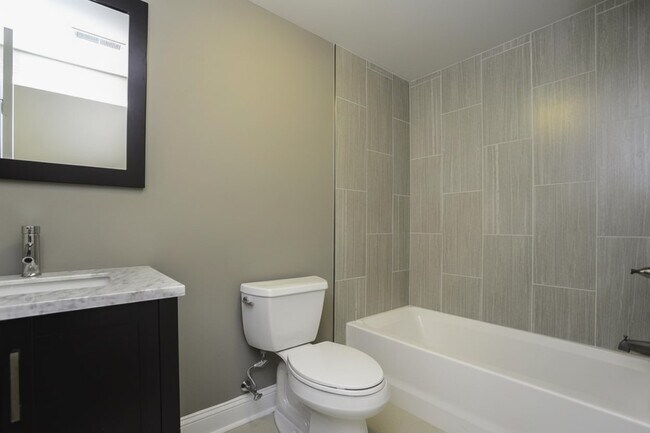 Building Photo - 946 N 2nd St