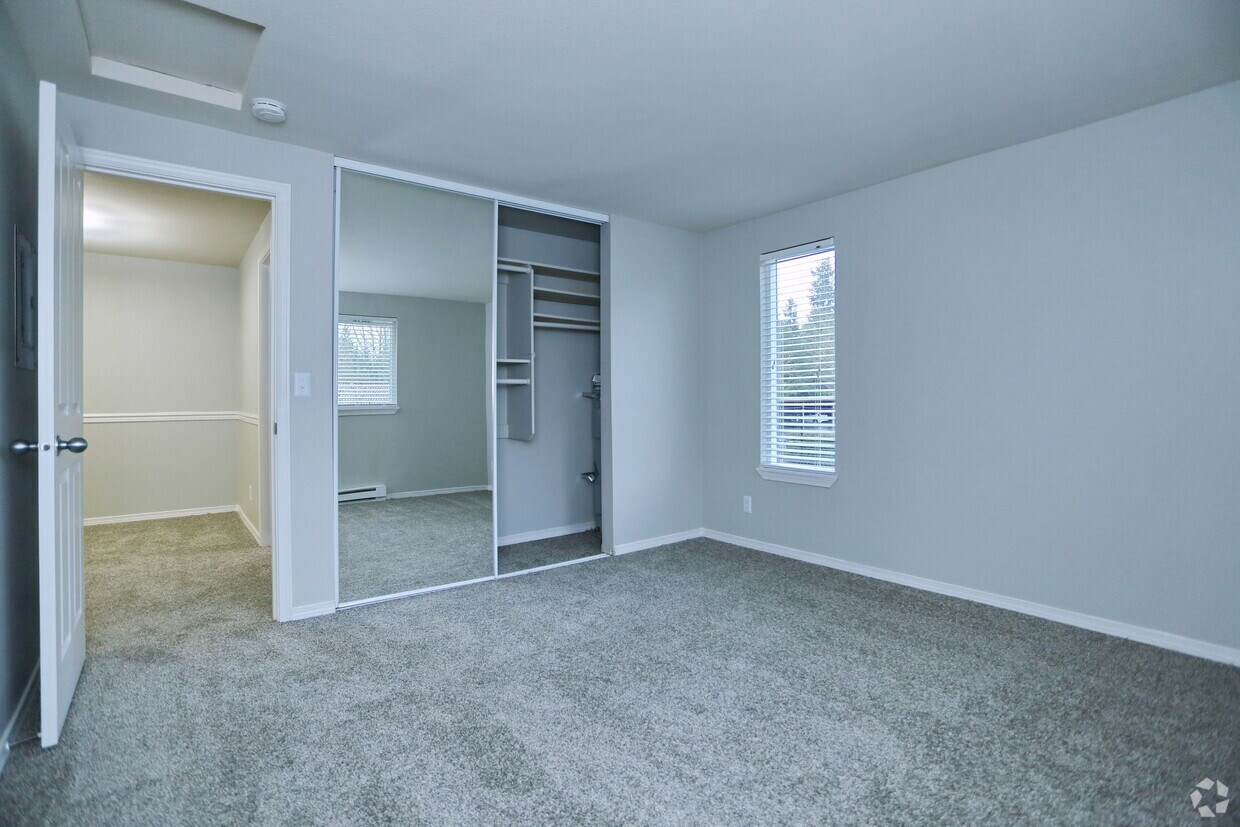 Hampton Greens - Bellevue Wa Apartment Finder