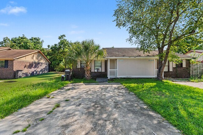 Building Photo - 5225 Marseilles Dr