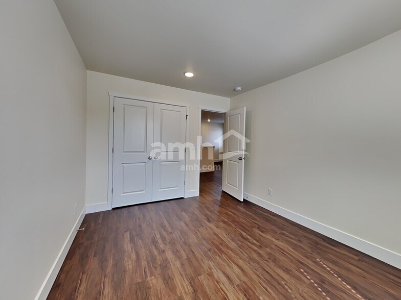 Building Photo - 17628 26th Ave Ct E