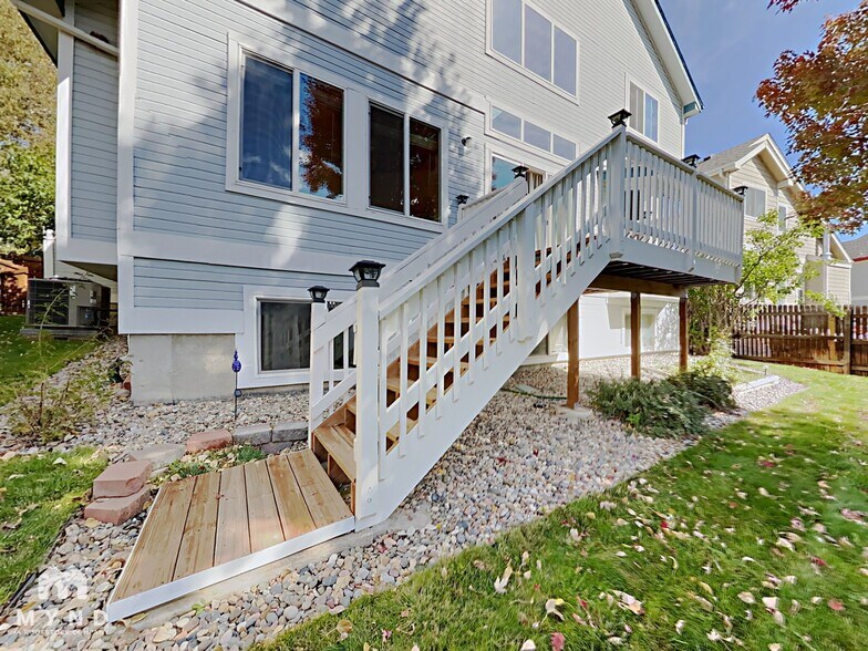 Building Photo - 5839 Instone Cir