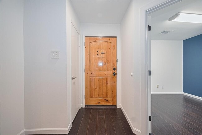 Building Photo - 3407 Hillstone Dr