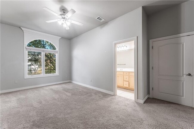 Building Photo - 2612 S Everest Ave