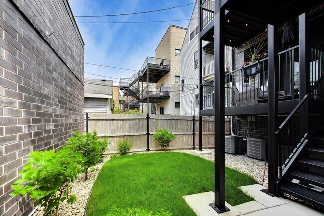 Building Photo - 3740 N Clifton Ave
