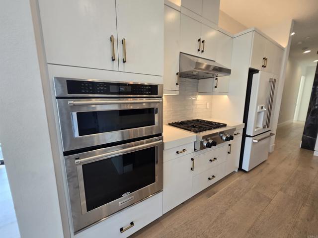 Building Photo - 8337 Distinctive Dr