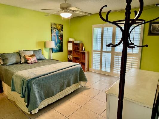 Building Photo - 1868 SW Palm City Rd