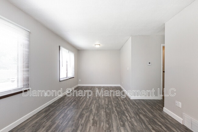Building Photo - 29 Innsbruck Ln