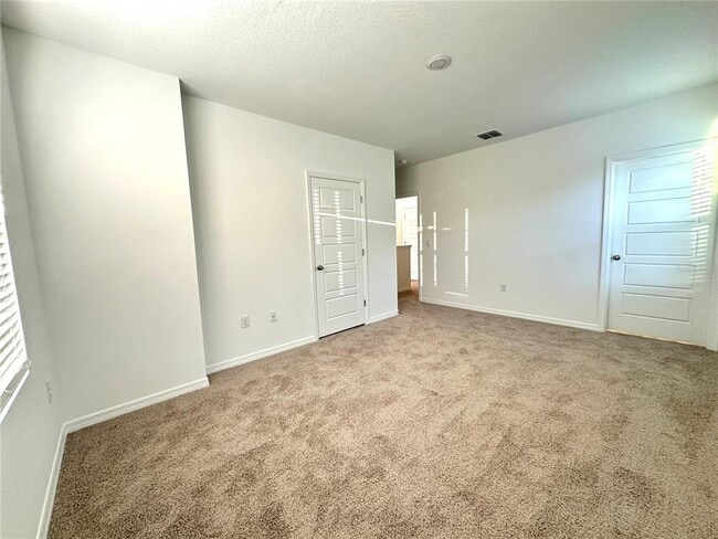 Building Photo - 2933 Canary Ave