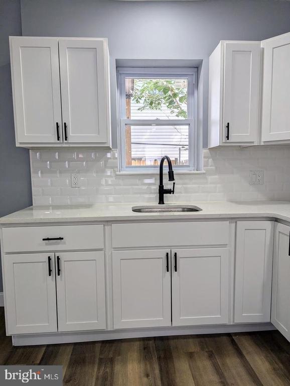 Building Photo - 1539 S Stillman St