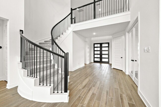 Building Photo - 24834 White Alder Wy