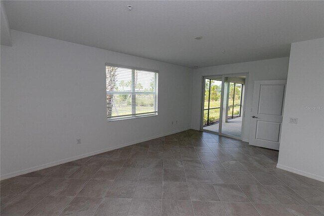 Building Photo - 16524 Kingwood Ln