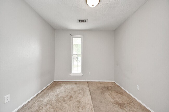 Building Photo - 12610 Chiswick Rd