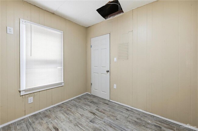 Building Photo - 11 N 20th St