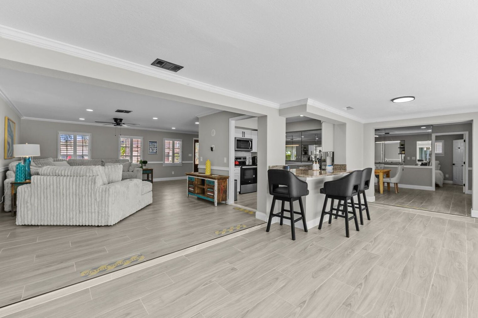Building Photo - 3921 Americana Dr