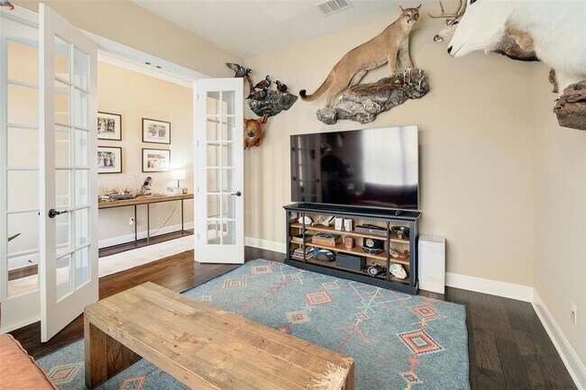 Building Photo - 120 Camp Verde Dr