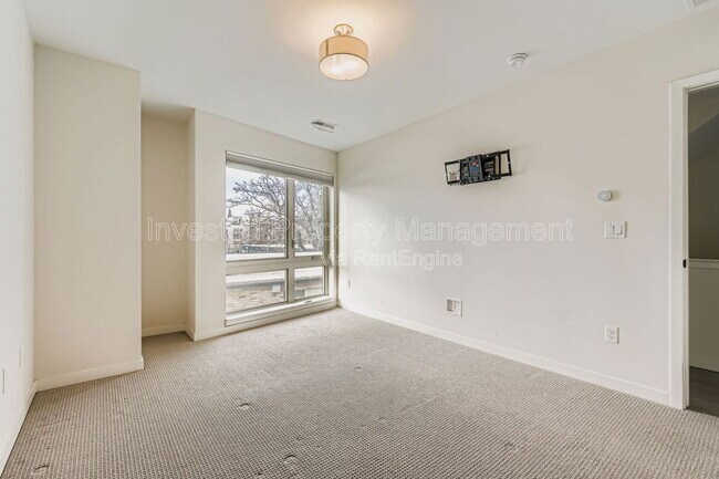 Building Photo - 2625 W 25th Ave