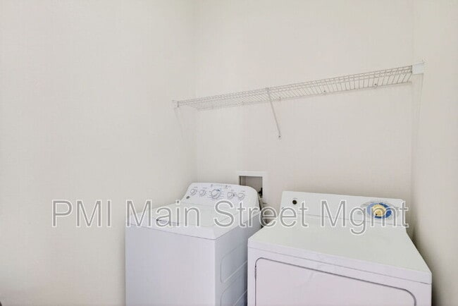 Building Photo - 10935 Derringer Dr