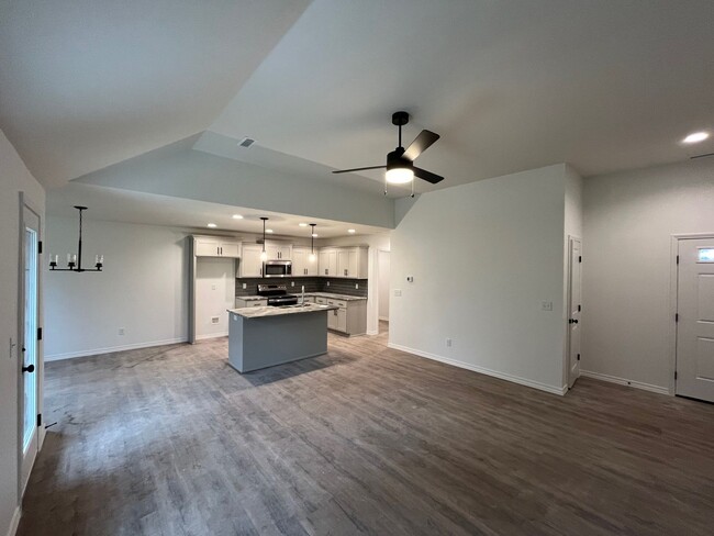 Building Photo - BRAND-NEW 3-bedroom, 2-bath home with Spri...