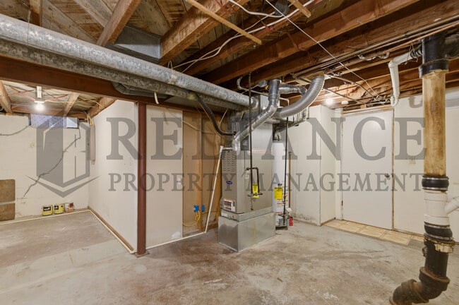 Building Photo - 1415 N Prairie Ln