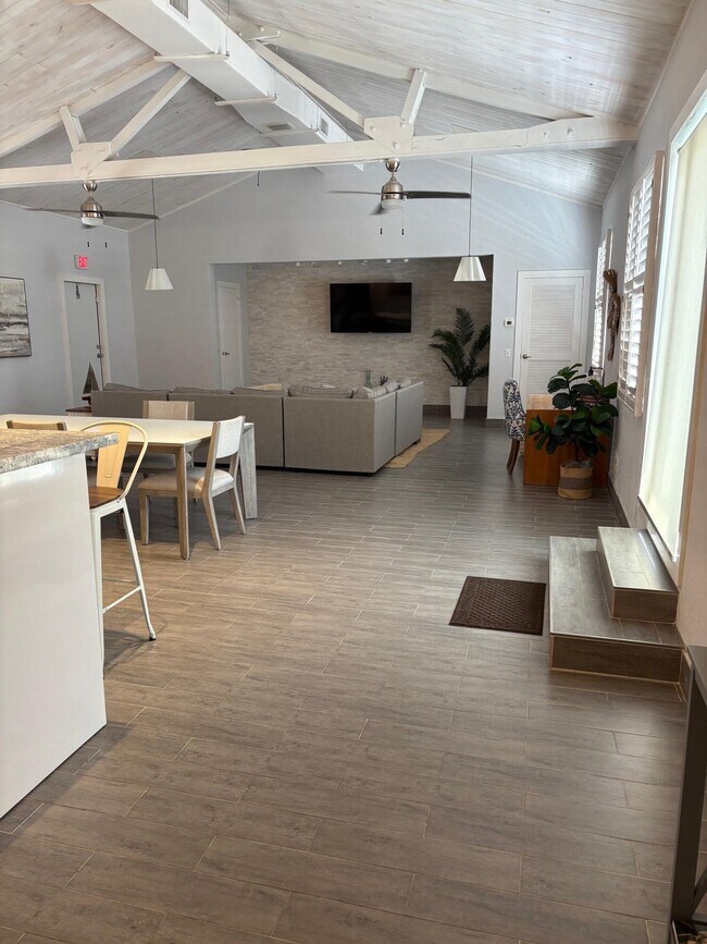 Building Photo - 419 E Atlantic Ave