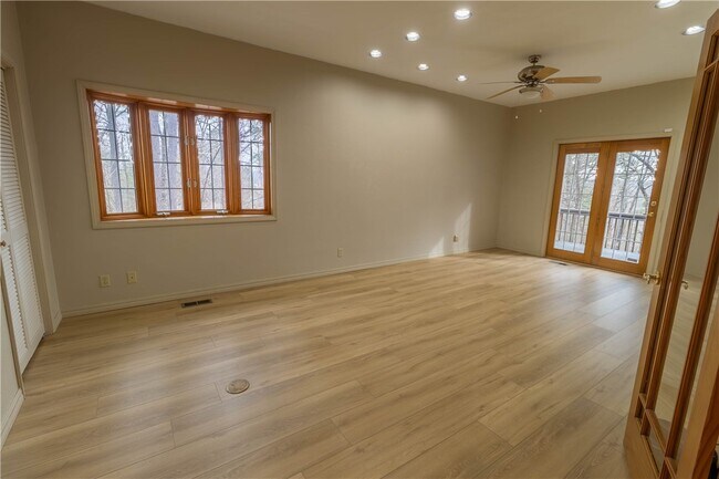 Building Photo - 20781 Low Gap Rd