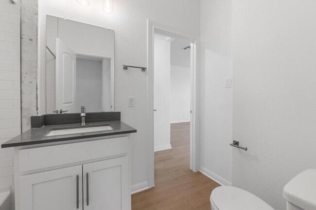 Building Photo - 140 Inlet Ln