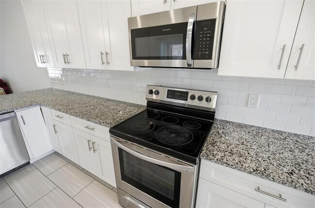 Building Photo - 4 Lynton Pl