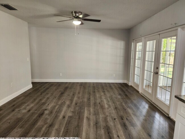 Building Photo - 606 Woodhill Ct