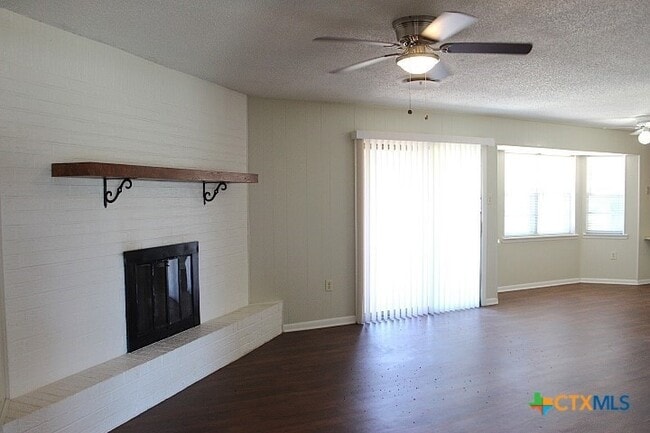 Building Photo - 7638 FM 2657