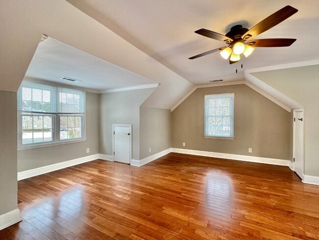 Building Photo - SPACIOUS INSIDE AND OUT!