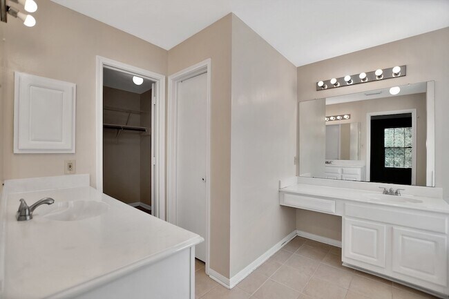 Building Photo - 2939 Sailors Moon Dr