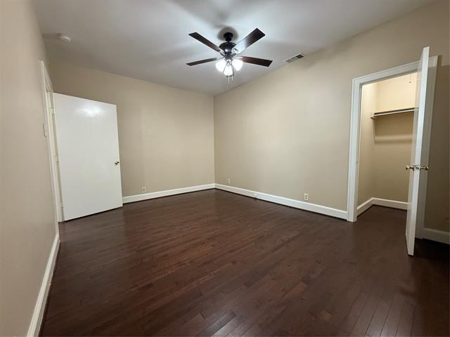 Building Photo - 2126 Mistletoe Ave