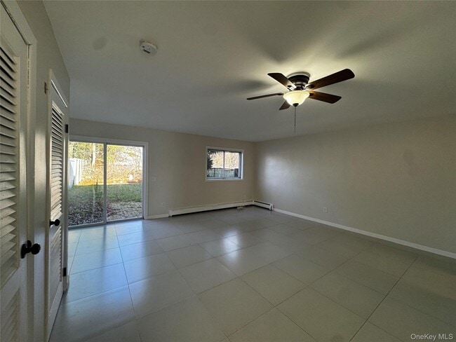 Building Photo - 8 Whitman Ct