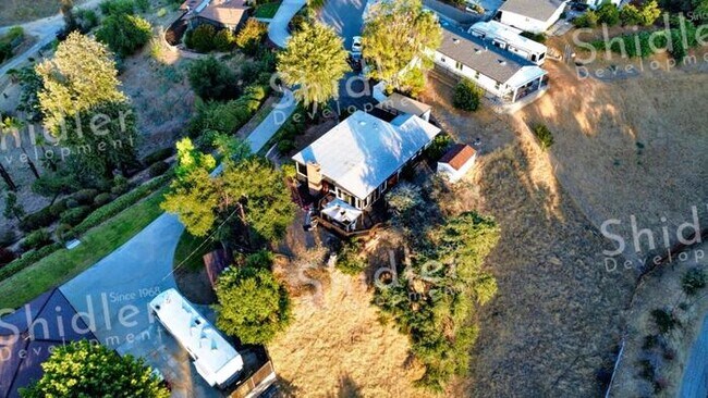Building Photo - The Bridge House - 2 Bed 1 Bath with Uncompromising Views