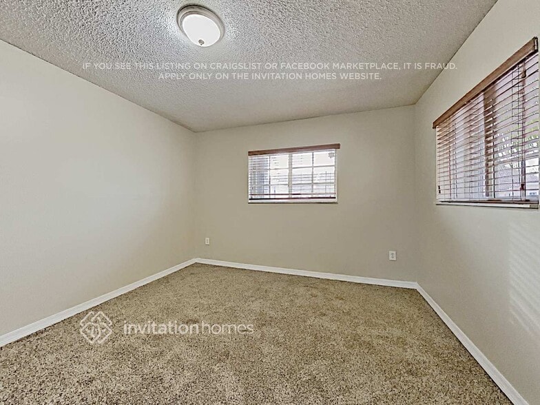 Building Photo - 3673 SW 153rd Pl