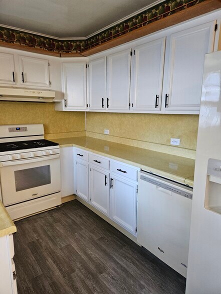 Building Photo - 1111 Briarcliff Ln