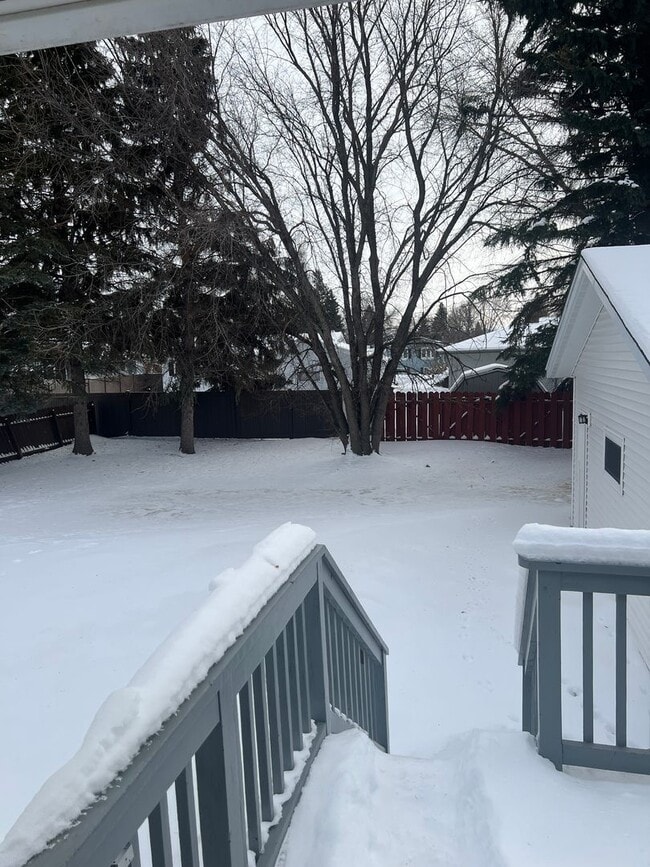 Building Photo - 723 S 25th St