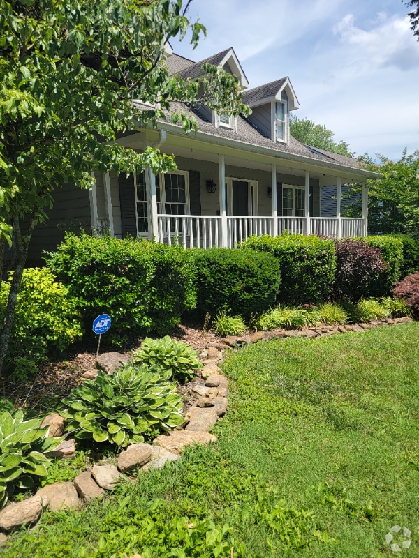 Building Photo - 712 E Fox Den Dr