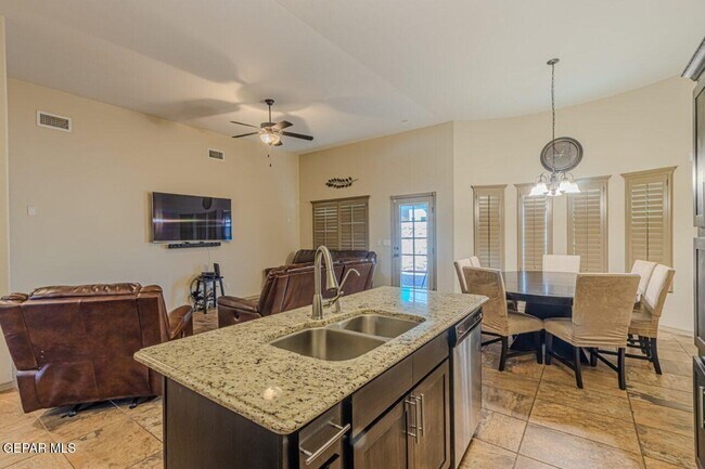 Building Photo - 13159 Wellington