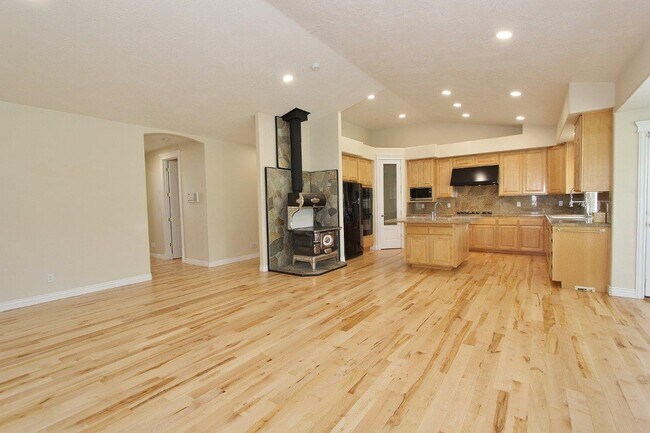 Building Photo - 4109 E Man O War Dr