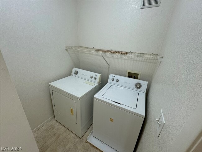 Building Photo - 5655 E Sahara Ave
