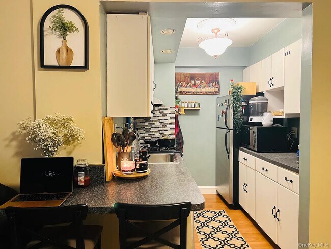 Building Photo - 54-44 Little Neck Pkwy