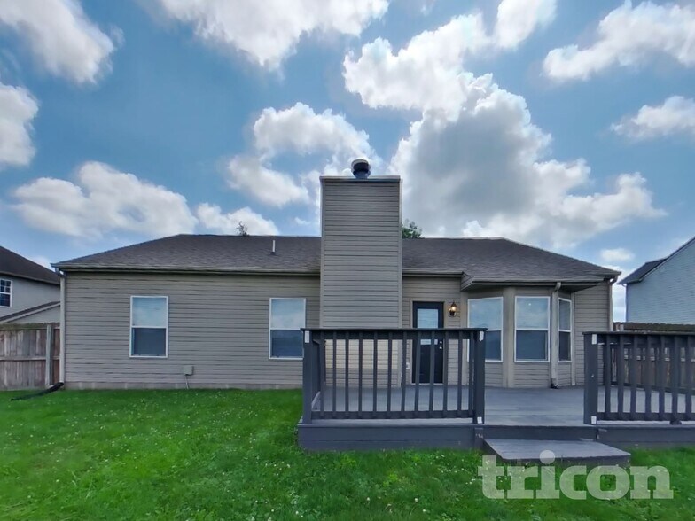 Building Photo - 477 Yorktown Ln
