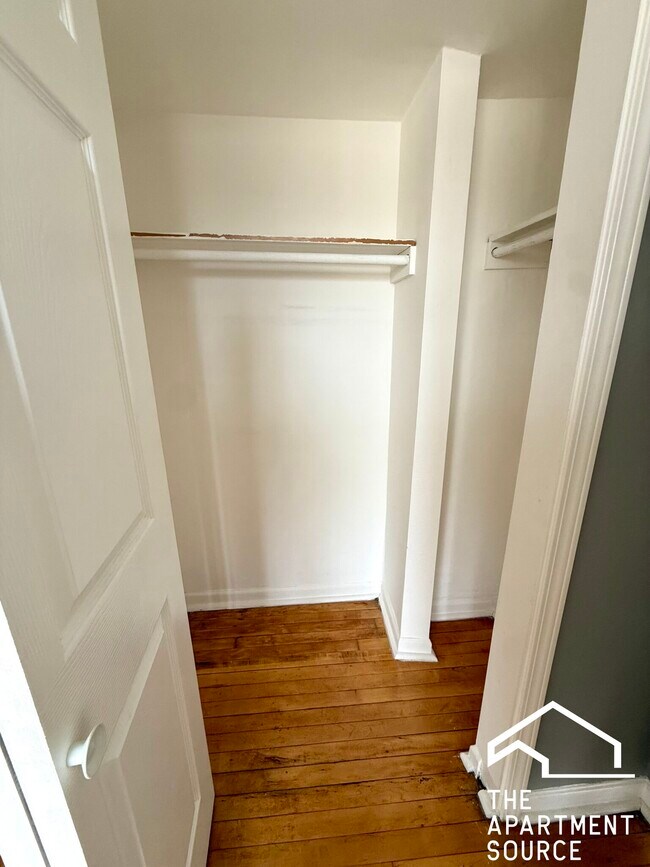 Building Photo - 4058 W Congress Pkwy