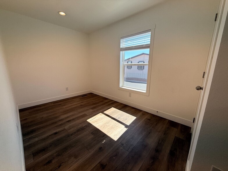 Building Photo - 3601 E Wyoming Ave