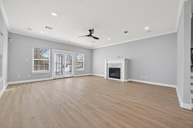 Building Photo - 1128 E 24th St