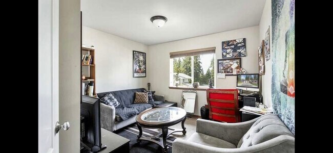 VIDEO WALKTHROUGH AVAILABLE ON REQUEST - 232 Poplar St